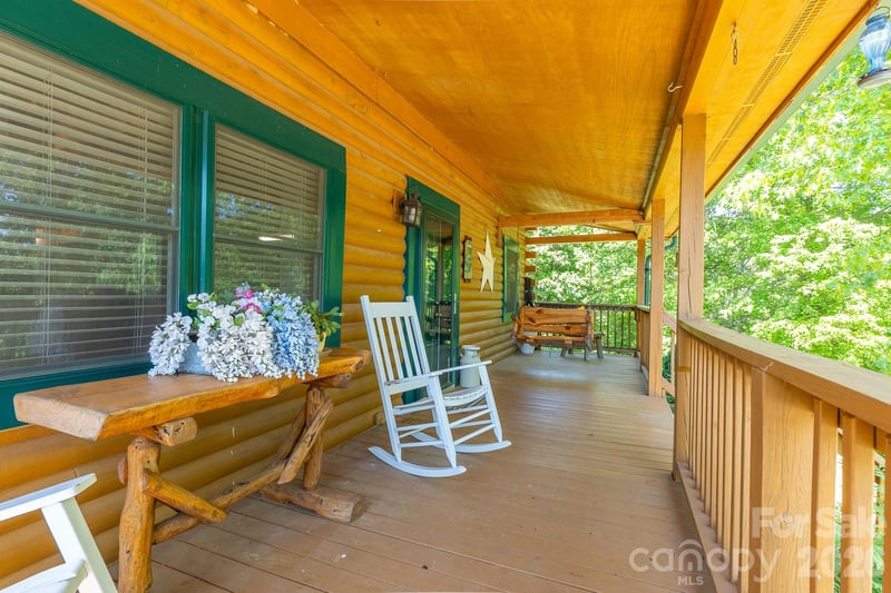 451 Rustic Ridge Dr, Canton, NC 28716