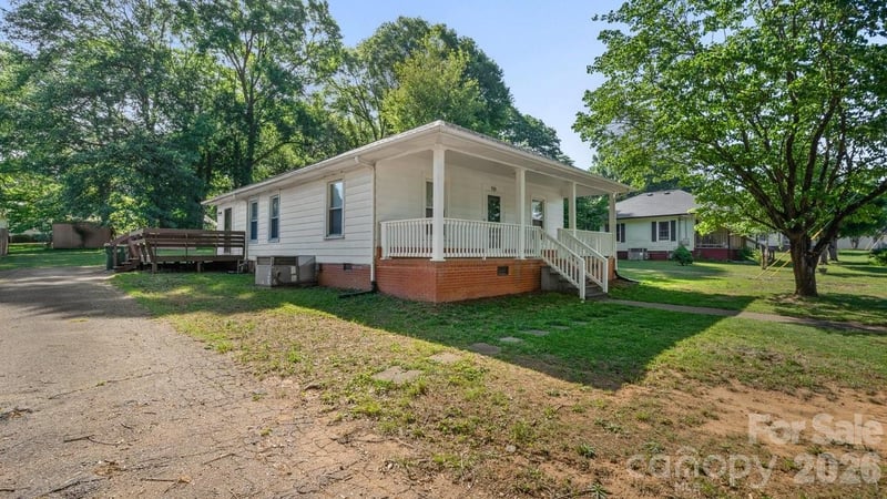 110 Globe St, Mount Holly, NC 28120
