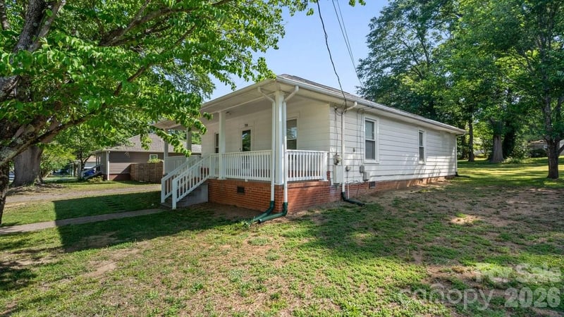 110 Globe St, Mount Holly, NC 28120