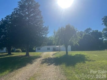 547 Indian Hill Rd, Olin, NC 28660