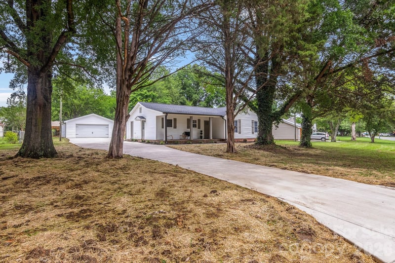 12101 Charing Grove Ln, Charlotte, NC 28273