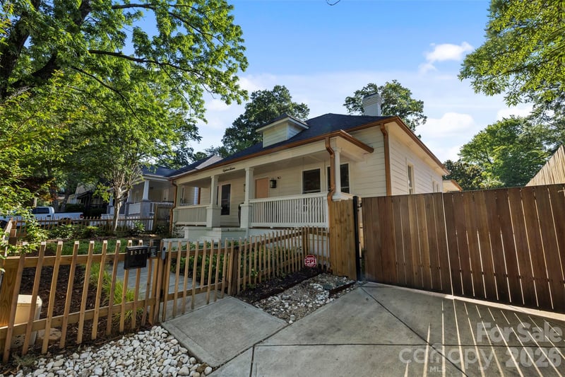 1816 Umstead St, Charlotte, NC 28205