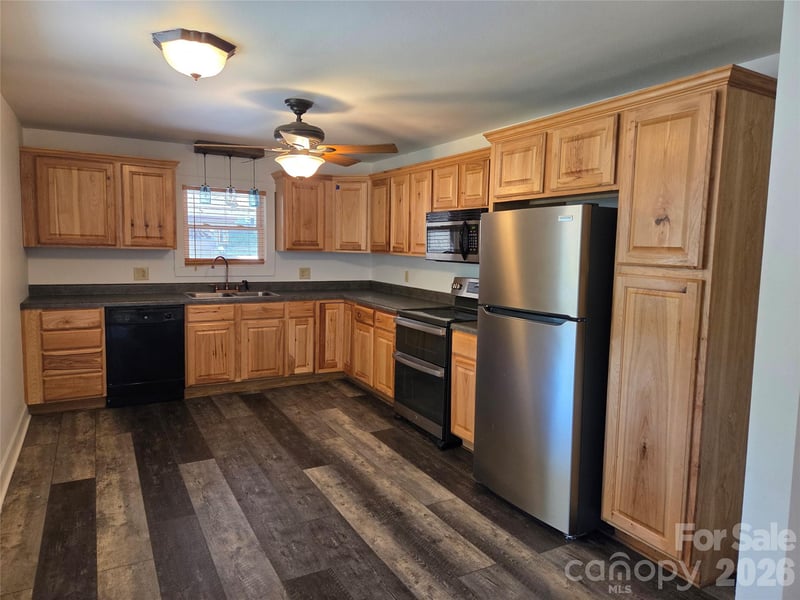 42 East Blvd, Burnsville, NC 28714