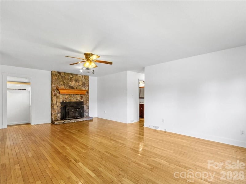 42 East Blvd, Burnsville, NC 28714