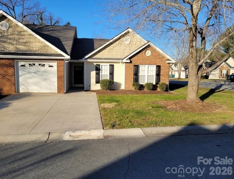 115 Edinburgh Ct, Mount Holly, NC 28120