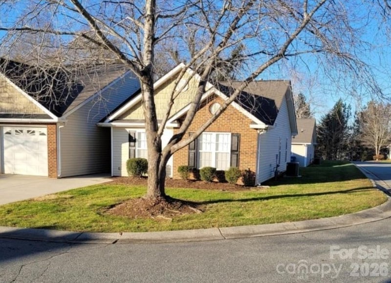 115 Edinburgh Ct, Mount Holly, NC 28120