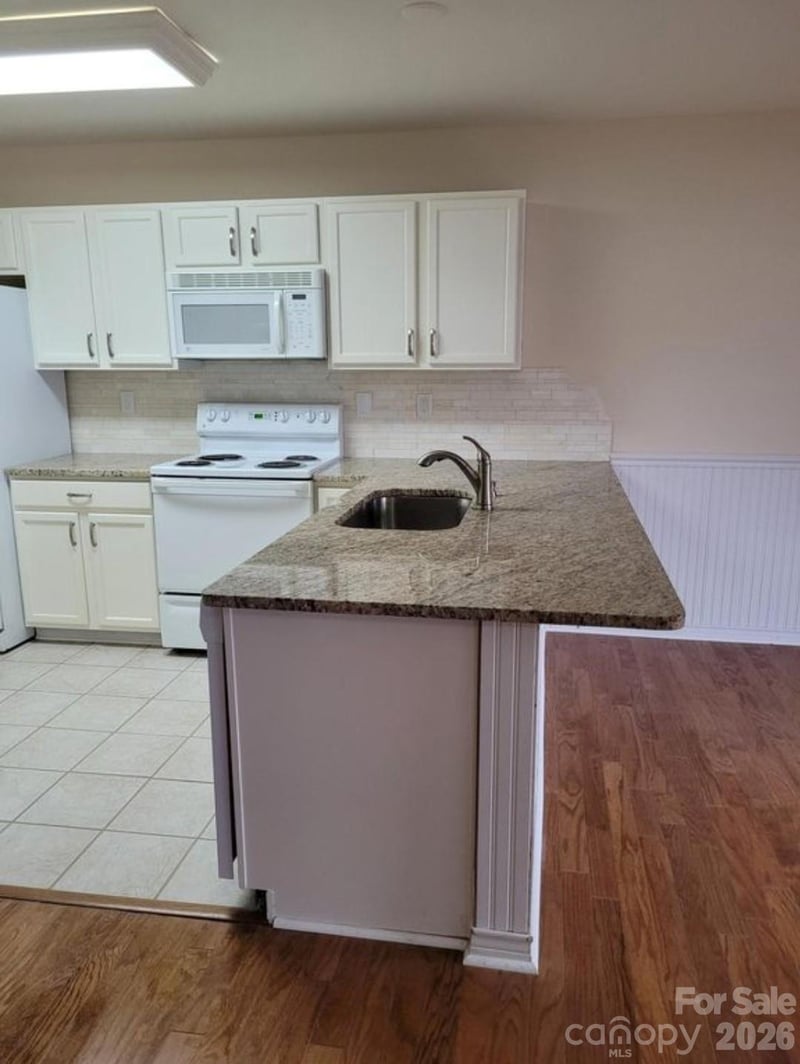 115 Edinburgh Ct, Mount Holly, NC 28120