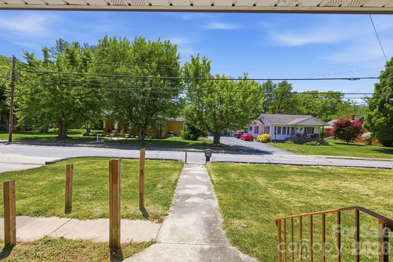 174 Hazelwood Ave, Waynesville, NC 28786