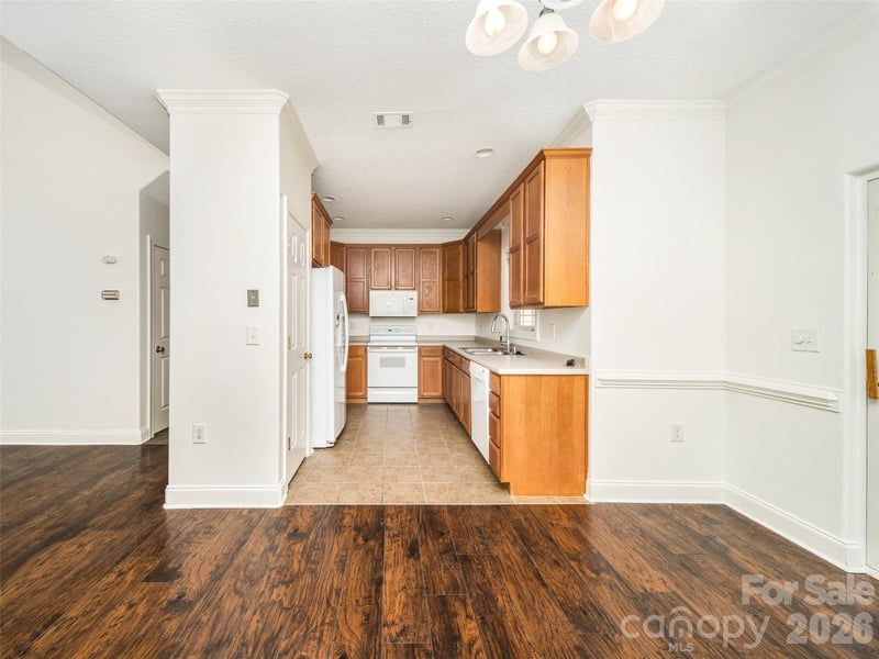 876 Pointe Dr, Asheville, NC 28806