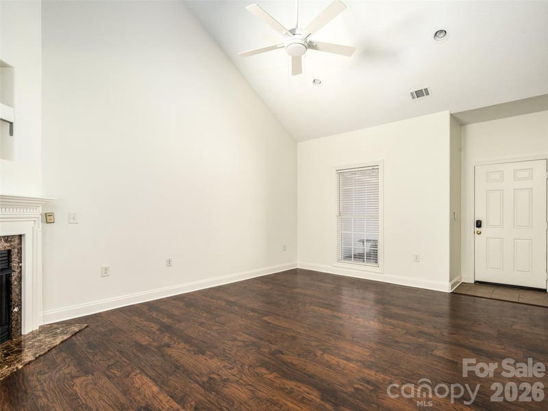 876 Pointe Dr, Asheville, NC 28806