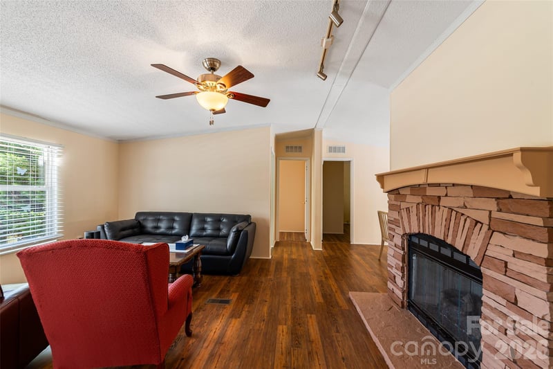 24 Asa Ct, Black Mountain, NC 28711