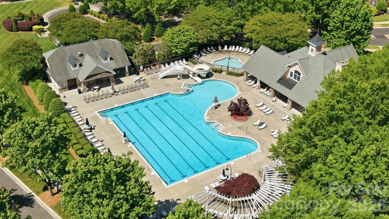 1348 Millbank Dr, Matthews, NC 28104