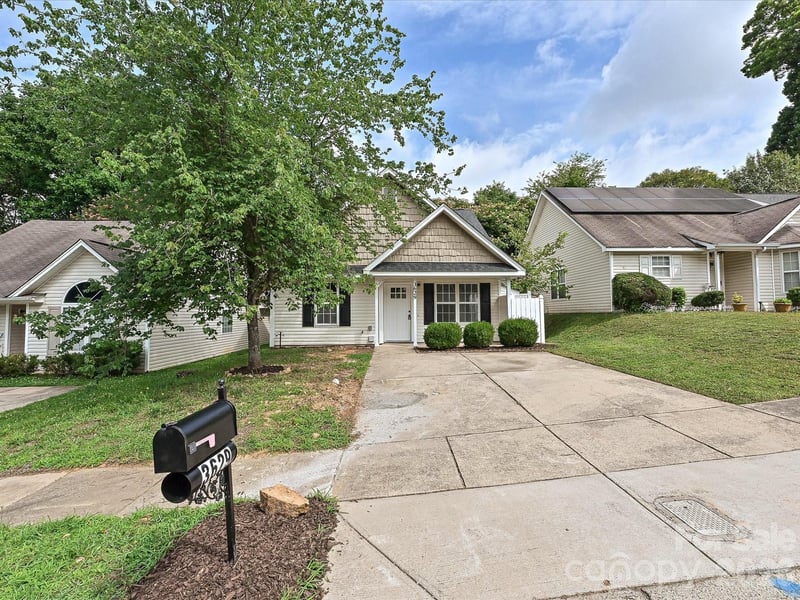 3629 Silver Ore Ln, Charlotte, NC 28216