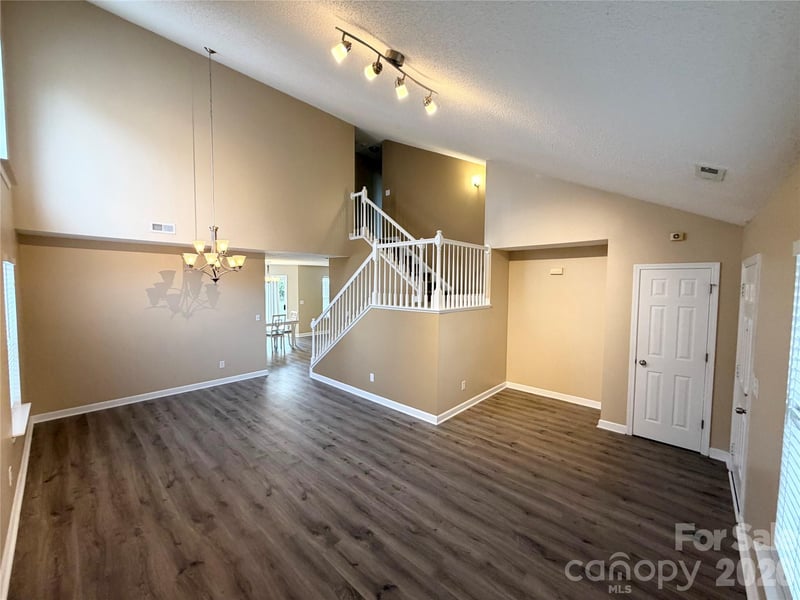 9233 Simonton Dr, Charlotte, NC 28269