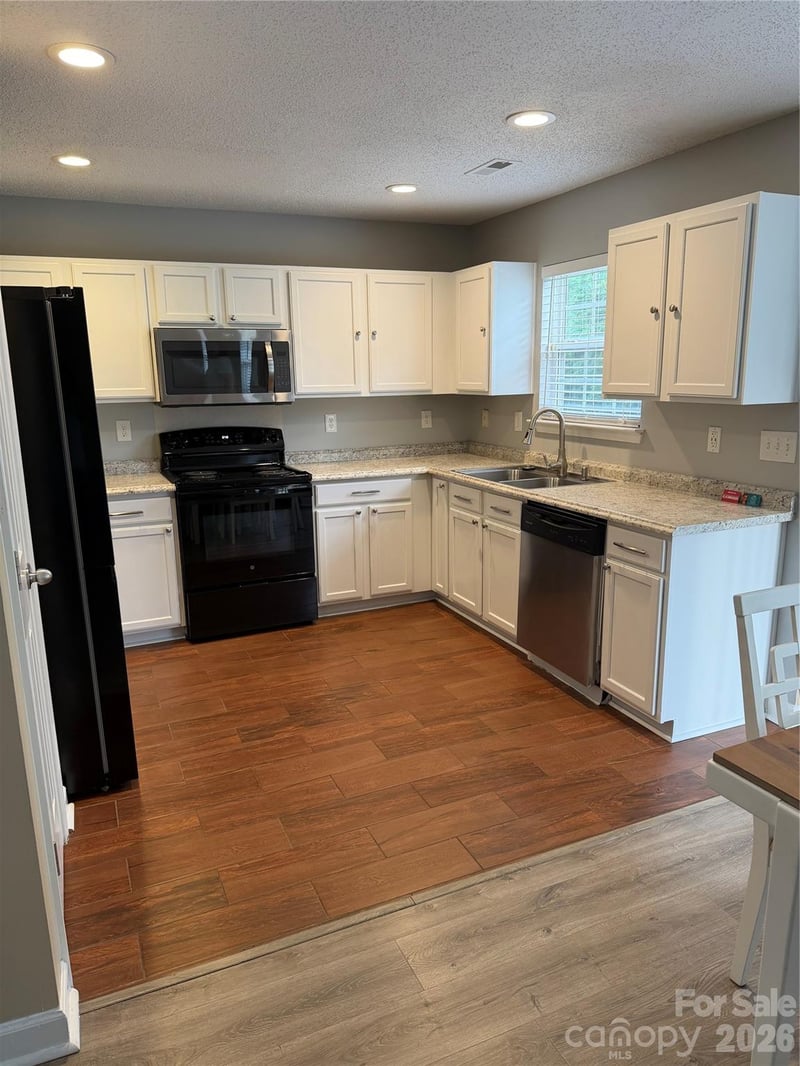 9233 Simonton Dr, Charlotte, NC 28269