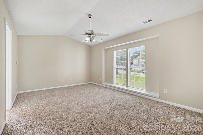 109 Brookstone Dr, Mount Holly, NC 28120