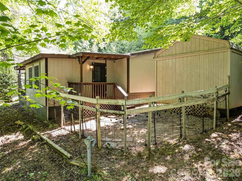 102 Serenity Ln, Clyde, NC 28721