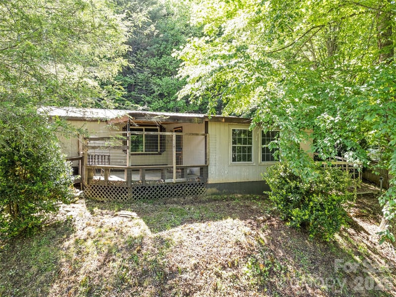 102 Serenity Ln, Clyde, NC 28721