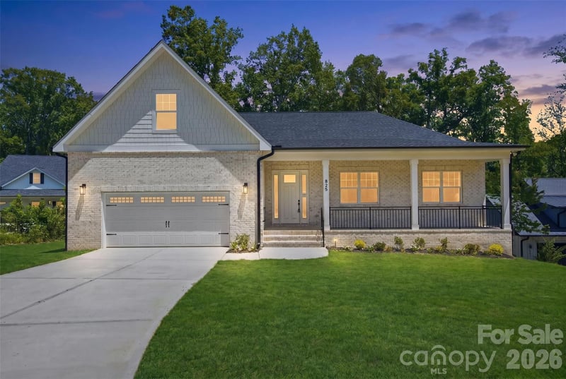 825 Breezewood Dr, Charlotte, NC 28262