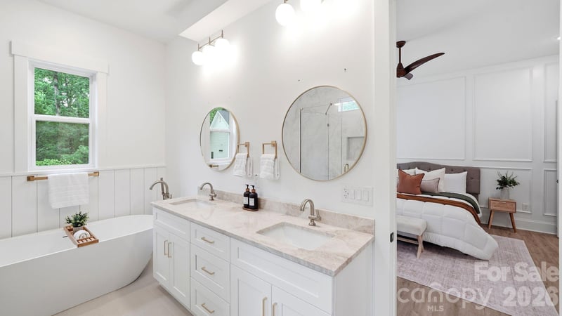 825 Breezewood Dr, Charlotte, NC 28262