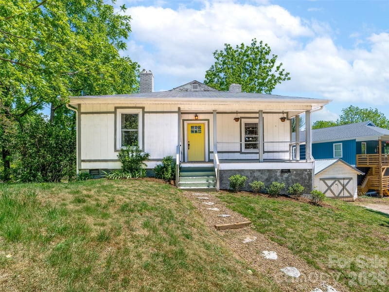 125 Edwards Ave, Swannanoa, NC 28778