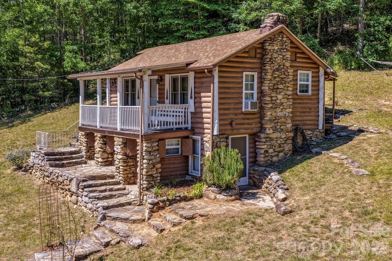 102 Jack London Rd, Lake Lure, NC 28746
