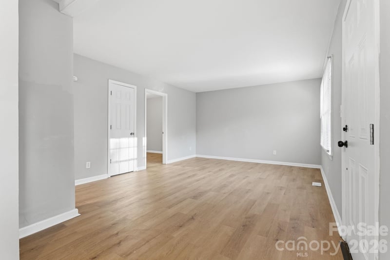 364 Leafmore Dr, Charlotte, NC 28213