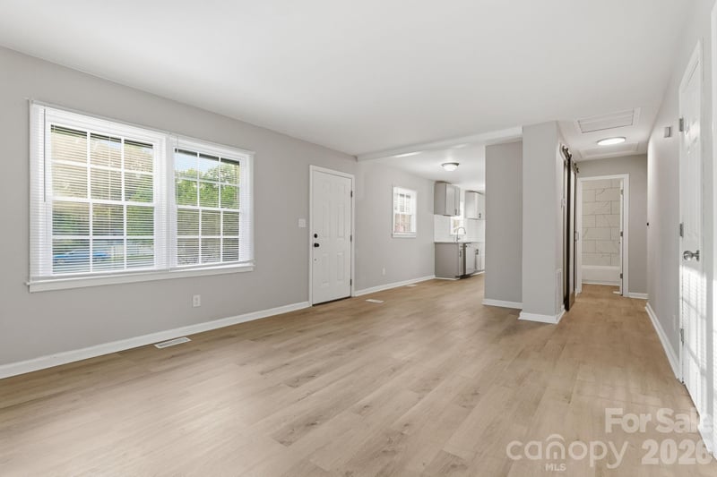 364 Leafmore Dr, Charlotte, NC 28213