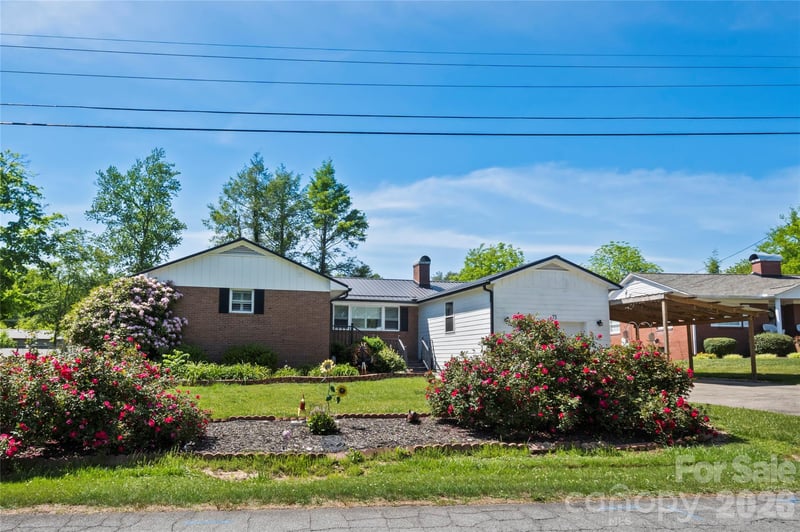 75 Hawthorne Dr, Brevard, NC 28712