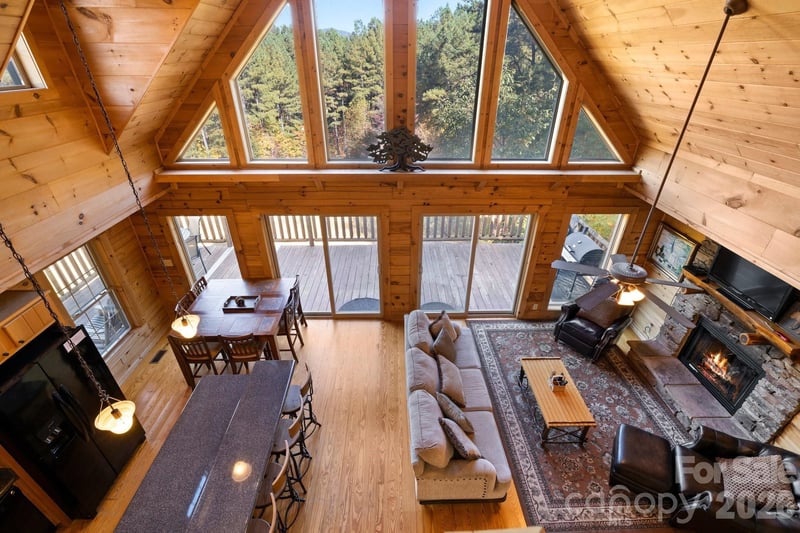 105 Palisade Dr, Mill Spring, NC 28756