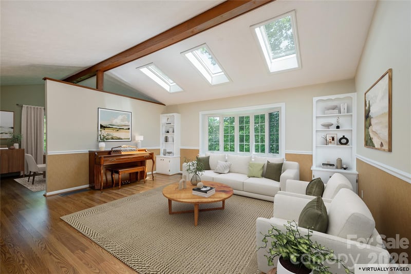 4 Galax Ln, Hendersonville, NC 28791