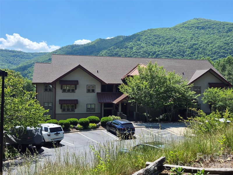 1564 Country Club Dr #301-B, Maggie Valley, NC 28751