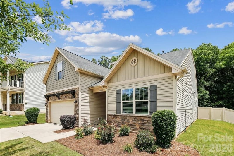10214 Atkins Ridge Dr, Charlotte, NC 28213