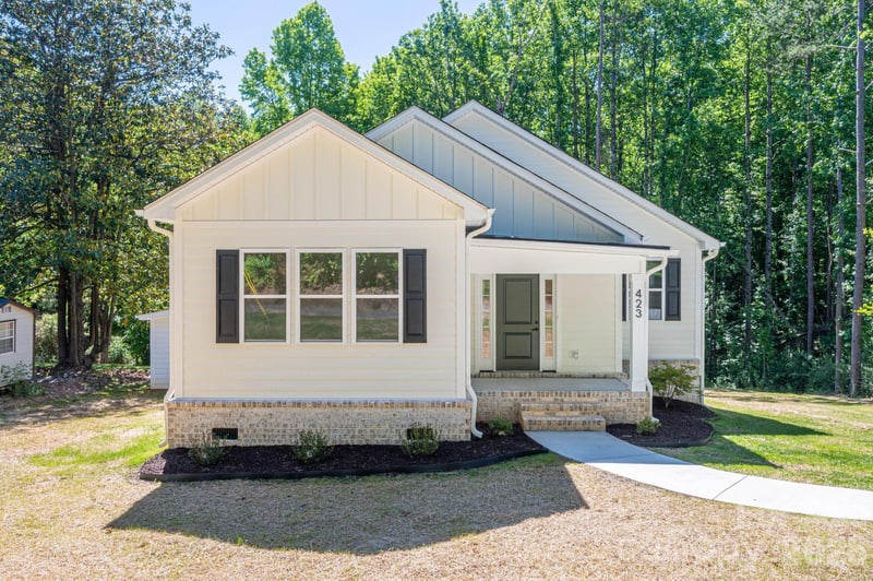 423 Pinchback Ave, Bessemer City, NC 28016