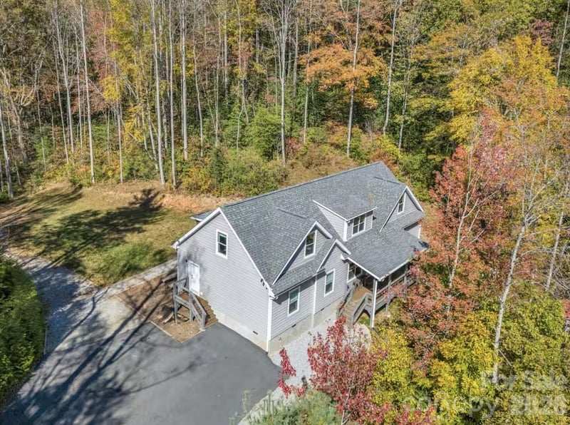 311 Charming Ln, Hendersonville, NC 28792