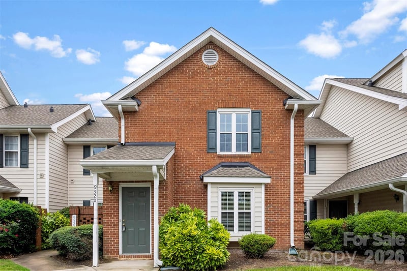 9320 South Vicksburg Park Ct, Charlotte, NC 28210