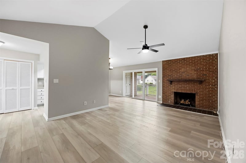 9320 South Vicksburg Park Ct, Charlotte, NC 28210