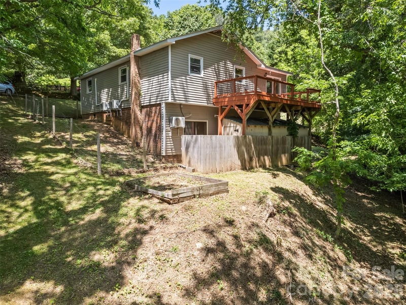 157 Highland Ter, Clyde, NC 28721