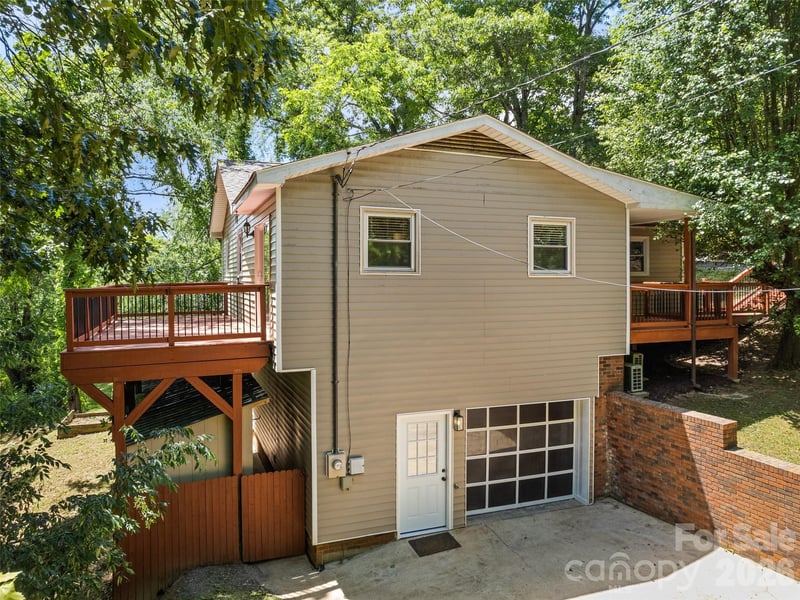 157 Highland Ter, Clyde, NC 28721