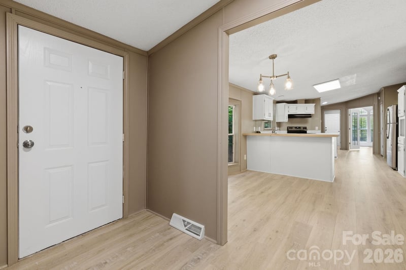 154 Ridgedale Rd, Candler, NC 28715