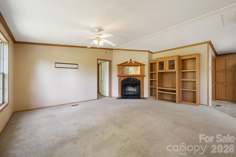 142 Josiah Ln, Hendersonville, NC 28792