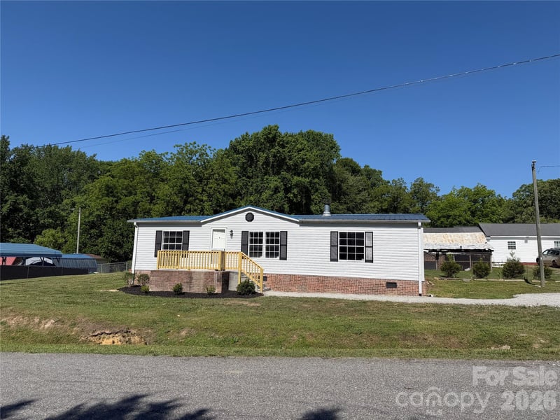 222 Maine Ave, Bessemer City, NC 28016