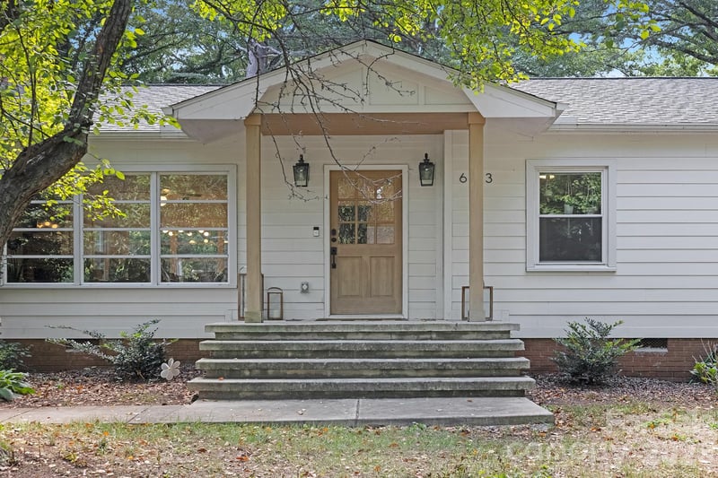 6213 Sharon Rd, Charlotte, NC 28210