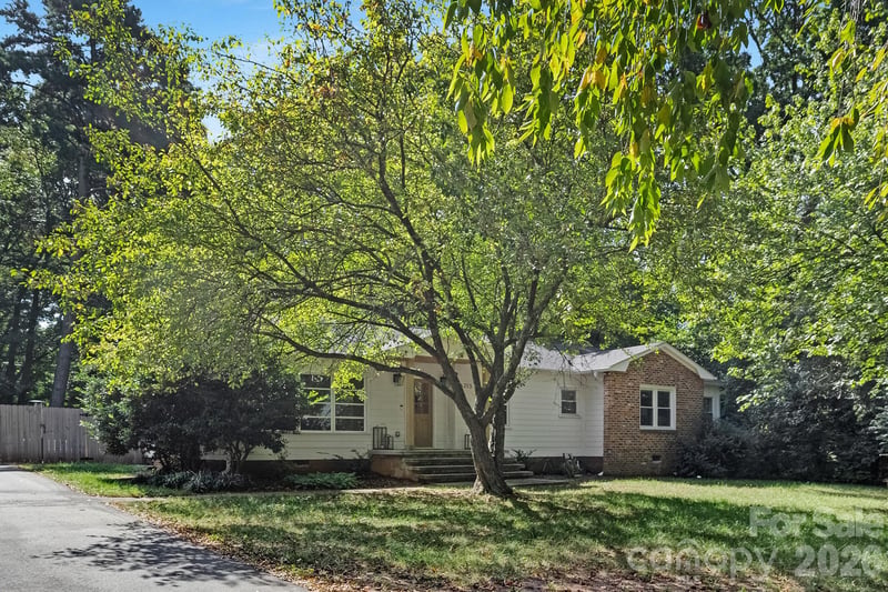 6213 Sharon Rd, Charlotte, NC 28210