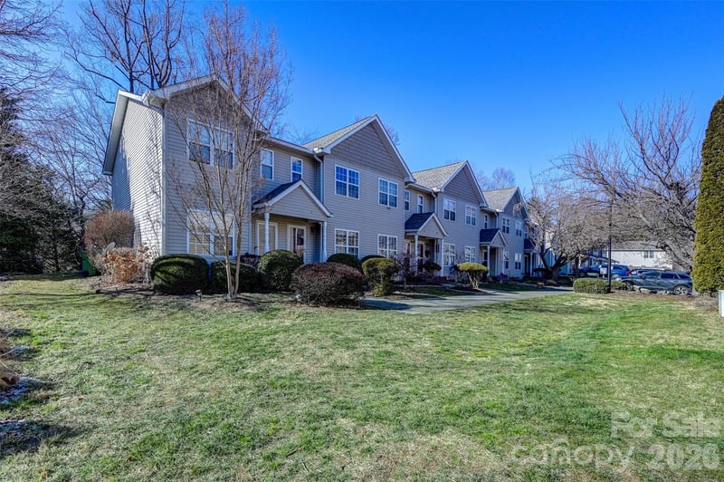 93 Stafford Ct, Fletcher, NC 28732