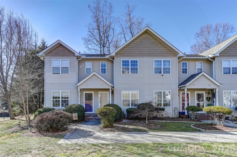 93 Stafford Ct, Fletcher, NC 28732