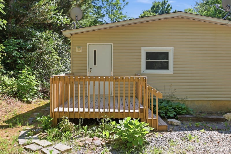 25 Glenn Lance Ln, Fairview, NC 28730