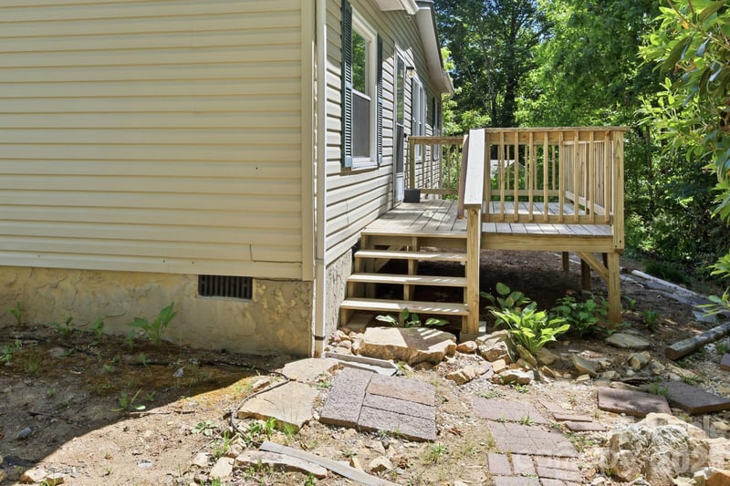 25 Glenn Lance Ln, Fairview, NC 28730