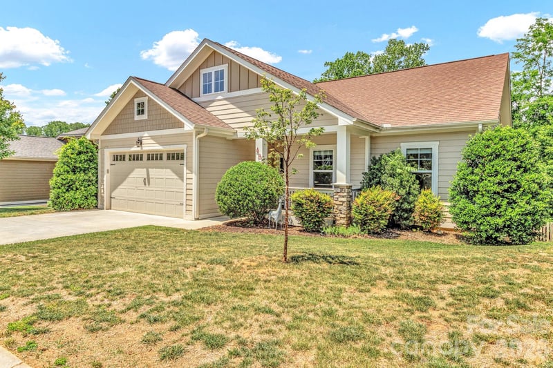 48 Asher Ln, Arden, NC 28704