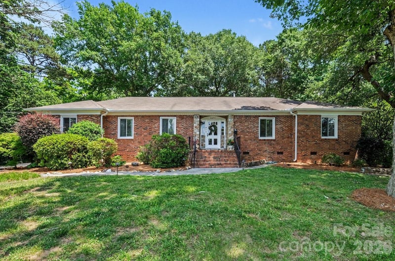6641 Brookmeade Dr, Charlotte, NC 28226